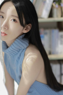 《年轻的女教师》在线播放