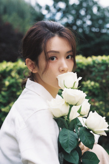 楼上的小女孩